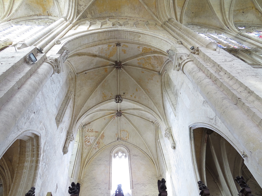 Abbaye_de_le_Trinite_Clefs_de_voute.jpg (379719 octets)