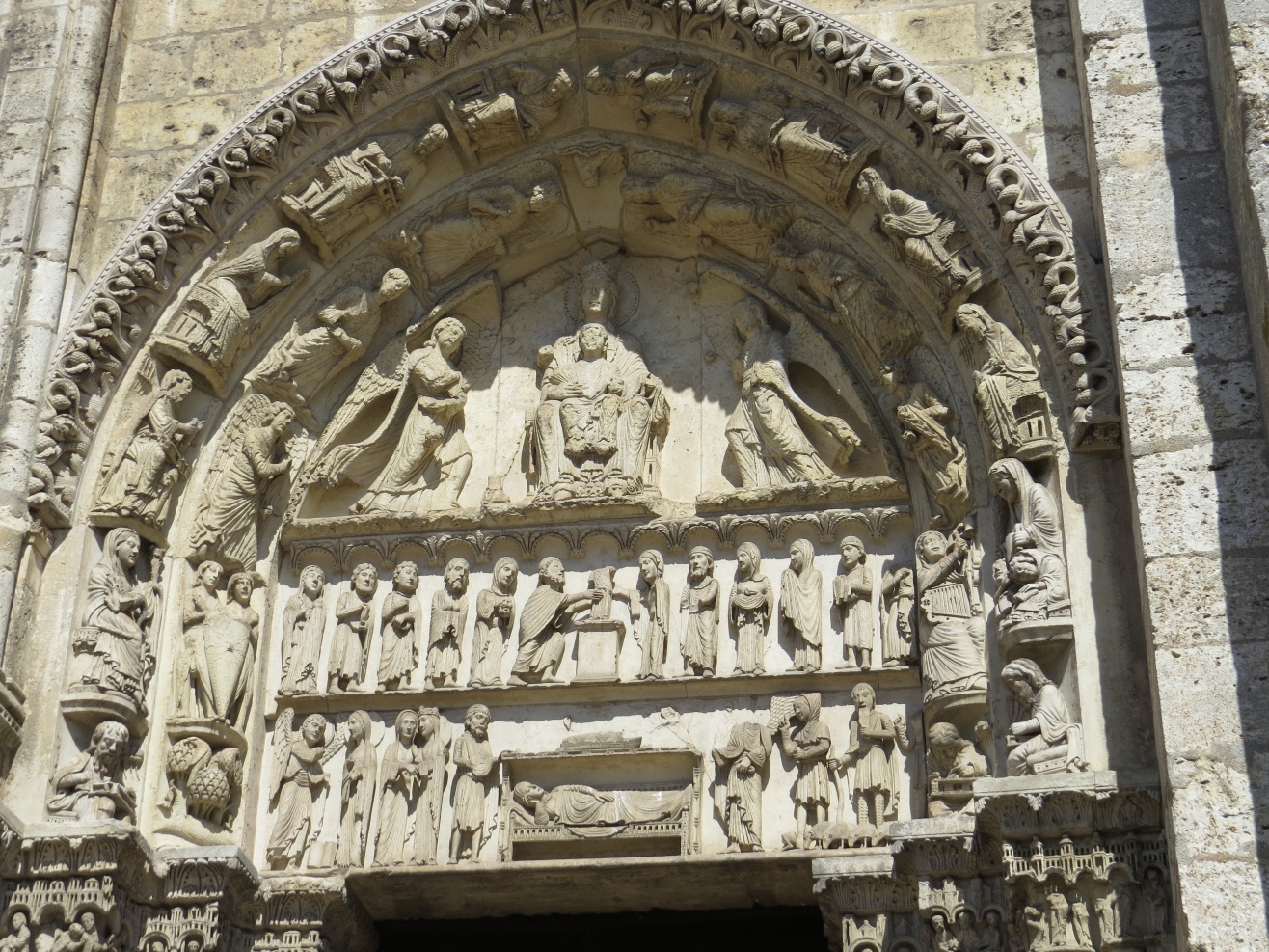 Cathdrale de Chartres, faade ouest. Portail de la Vierge  l'Enfant